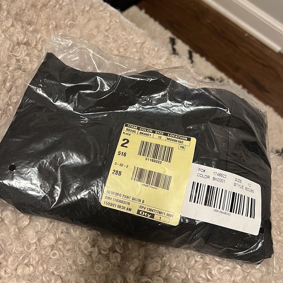 NWT J.Crew Drawstring Cuffed Crepe Pant in Black - Picture 5 of 5